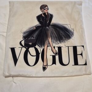 Vogue Graphic Black & White accent pillow case